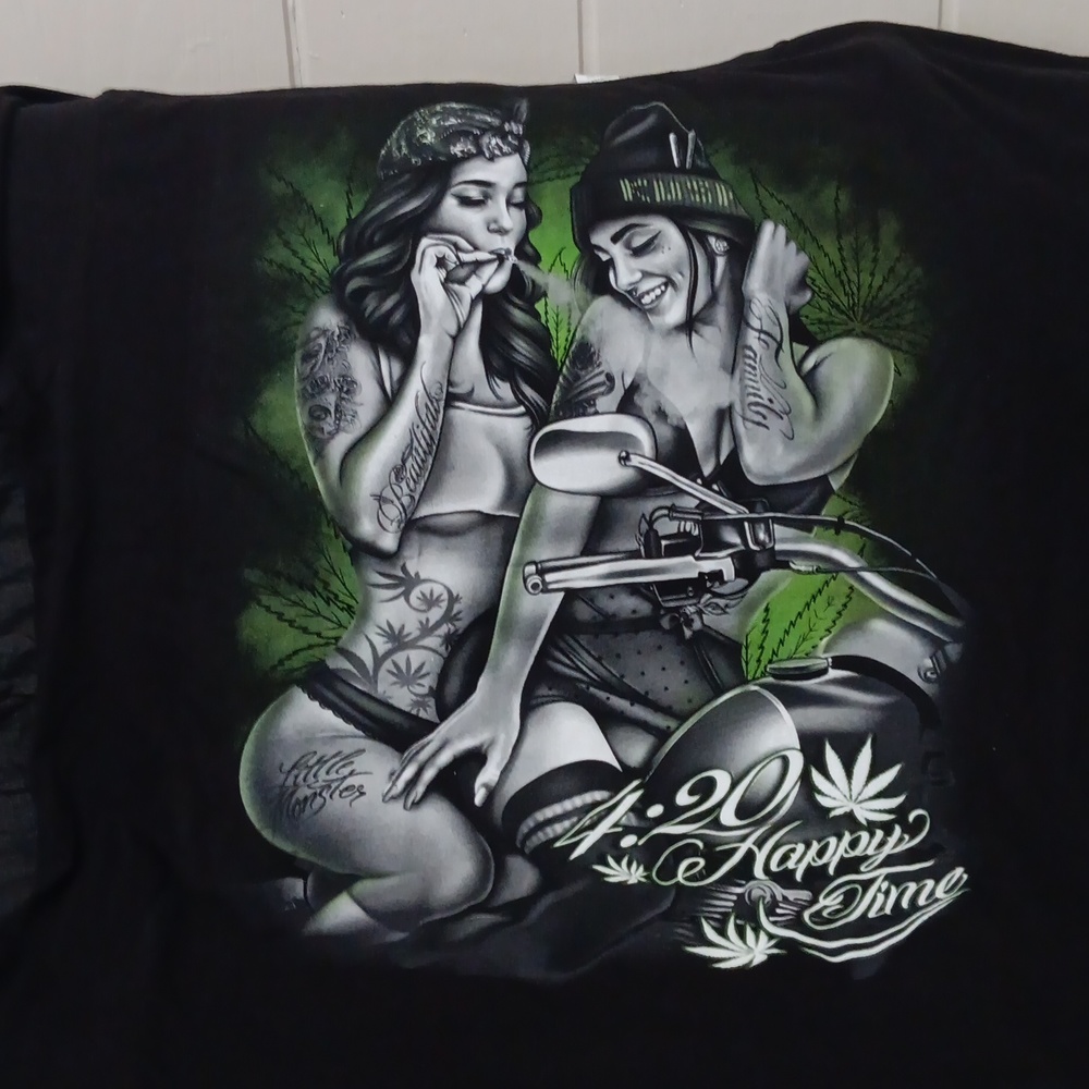 New 420 Black tee-shirt